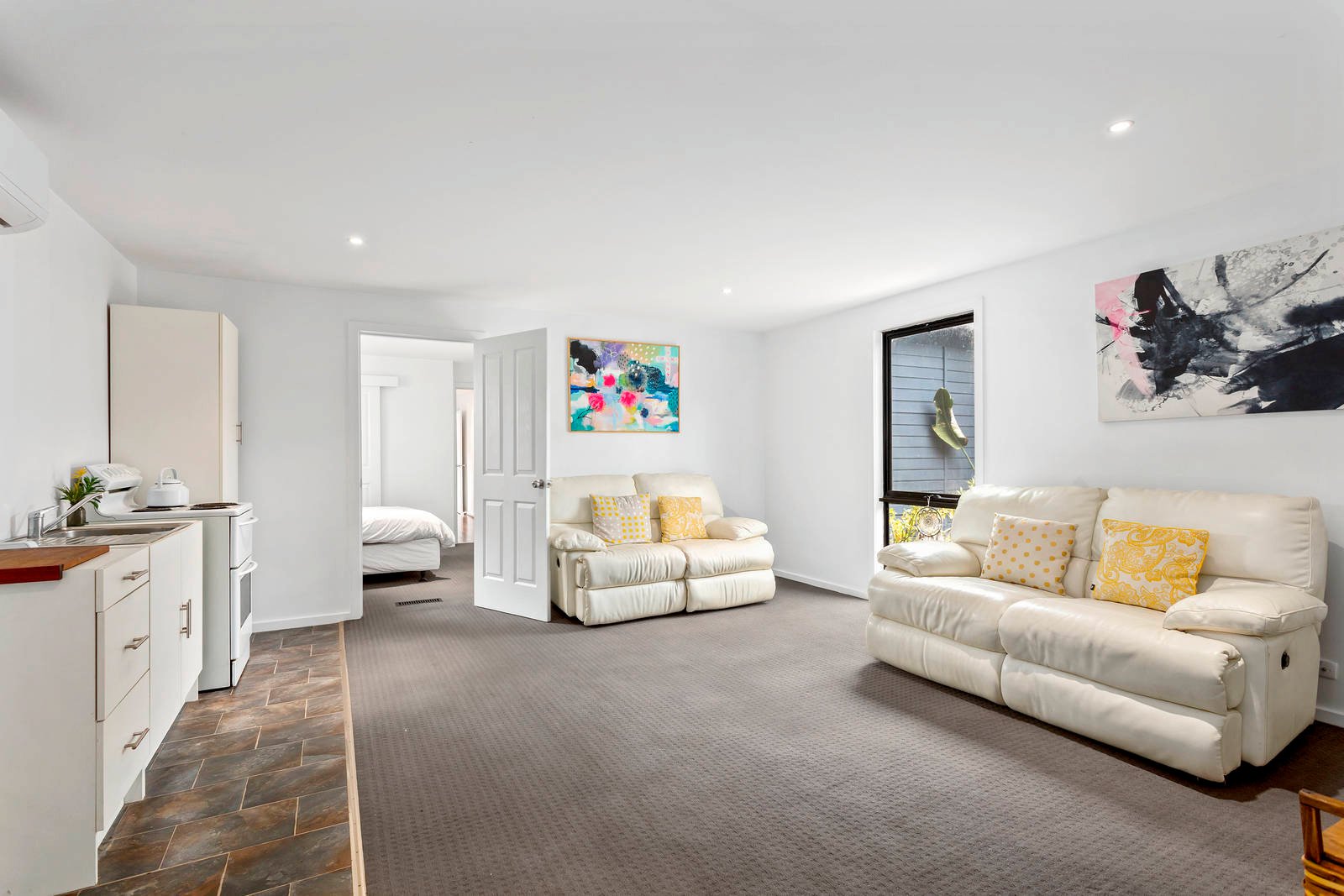 Property Gallery Thumbnail 12