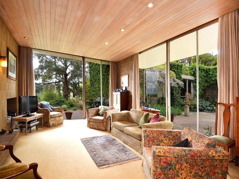 22 Heathfield Court, Newtown image 3