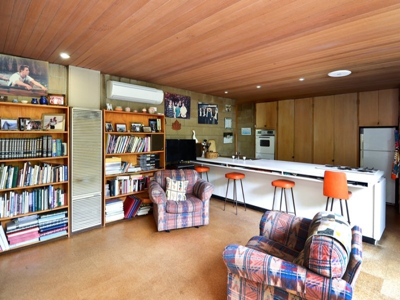 22 Heathfield Court, Newtown image 4