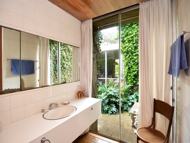 22 Heathfield Court, Newtown image 5