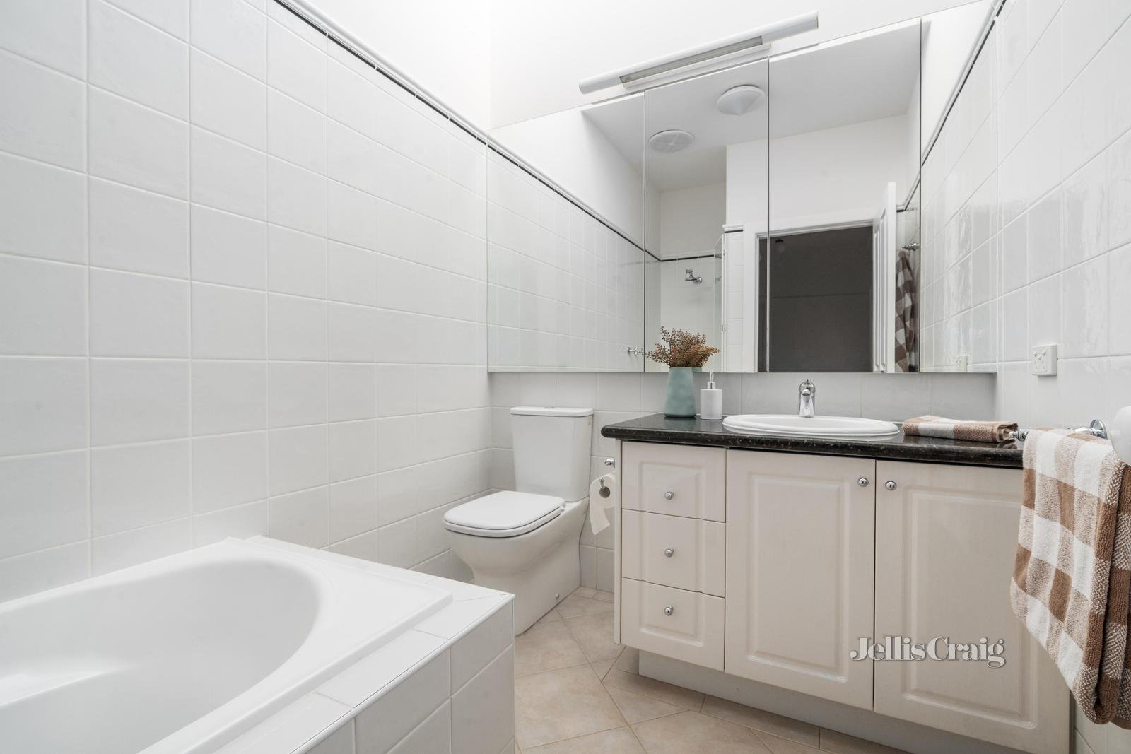 22 Henty Street, Murrumbeena image 8