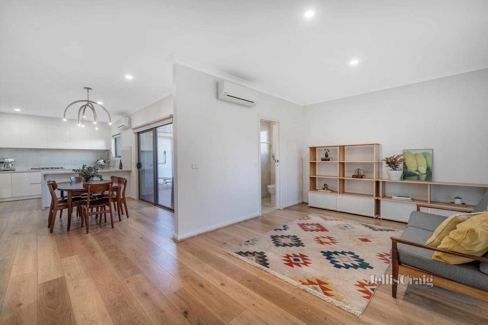 22 Herbert Street, Mount Waverley image 3