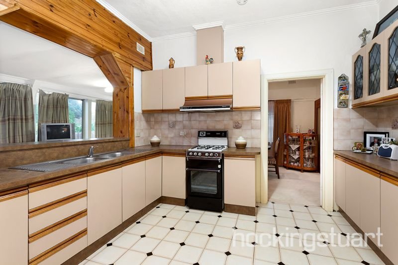 22 Highbury Street, Balwyn North image 4