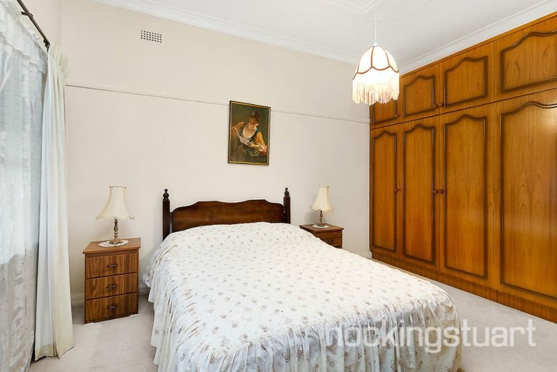 22 Highbury Street, Balwyn North image 6