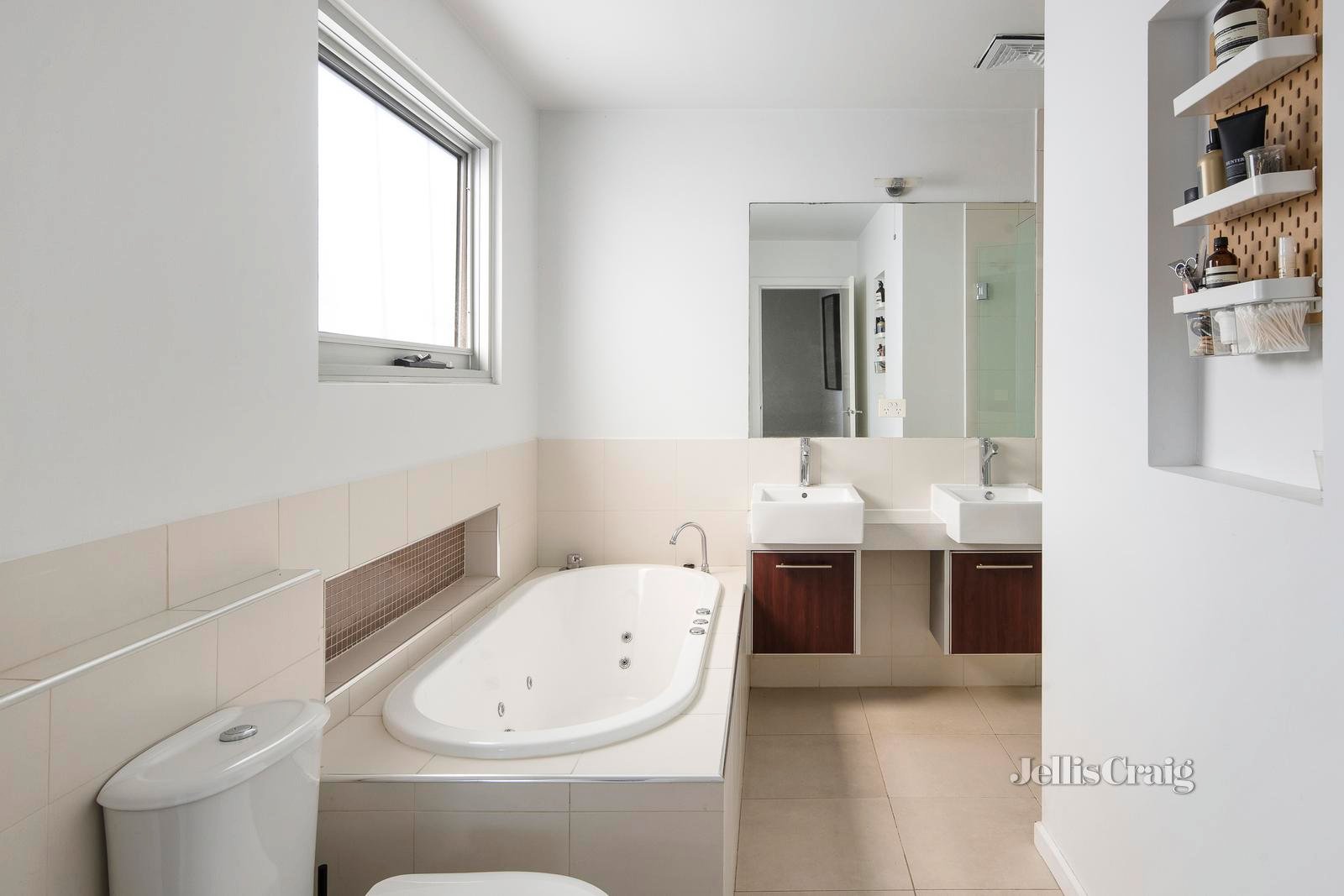2/2 Holmes Street, Brunswick East image 7