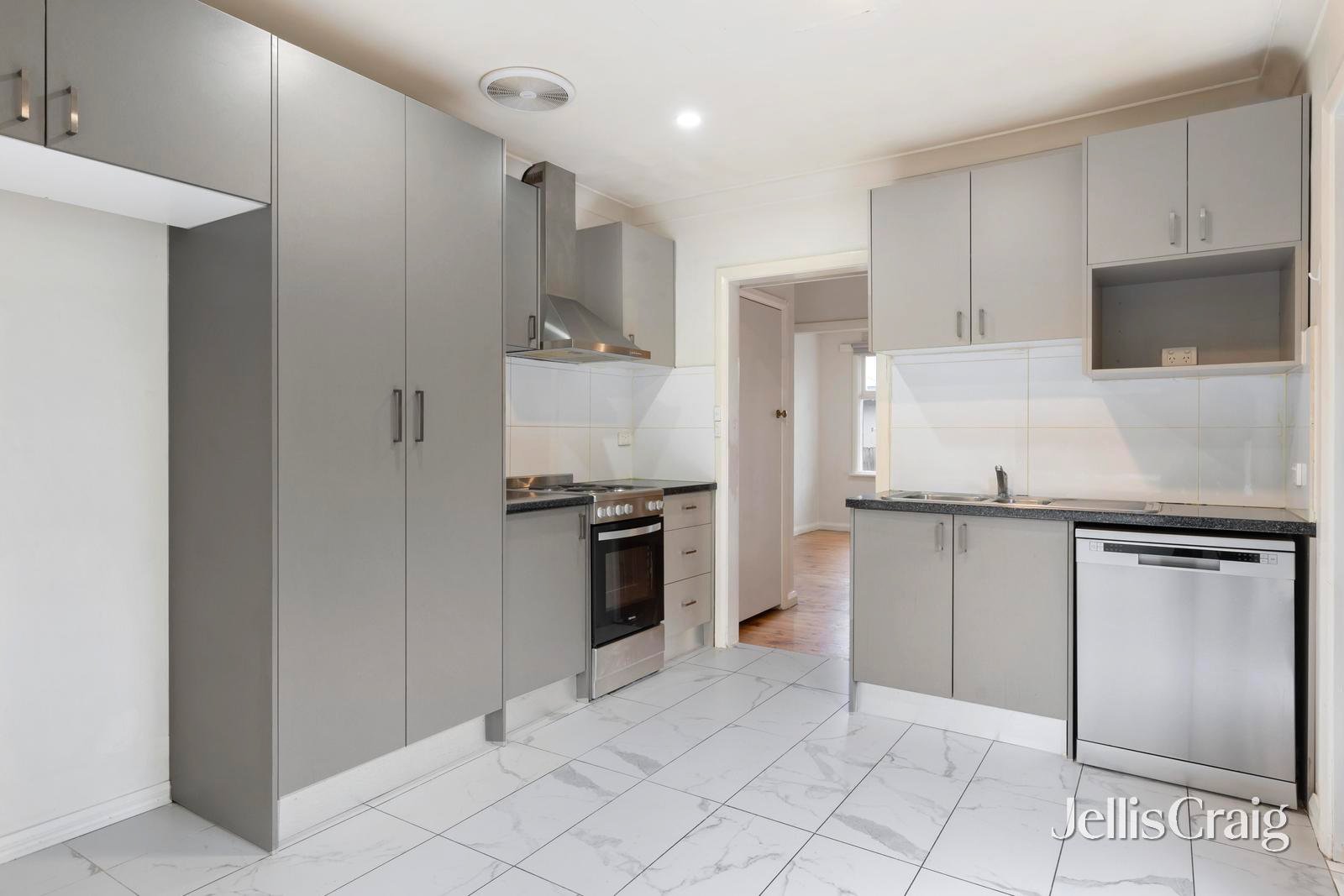 22 Hull Road, Croydon image 5