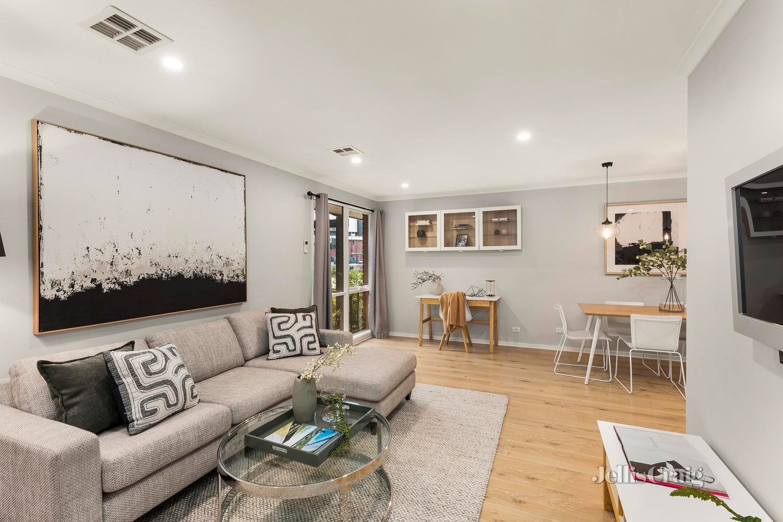 2/2 Jickell Avenue, Glen Iris image 2