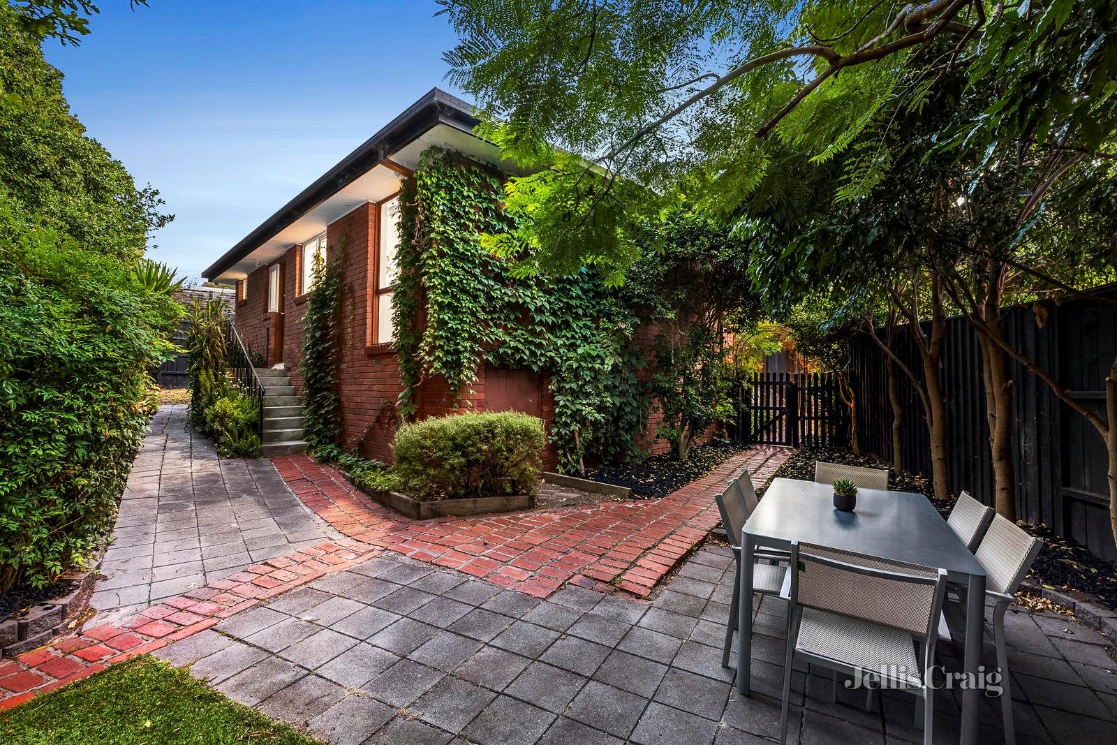 2/2 Jickell Avenue, Glen Iris image 10