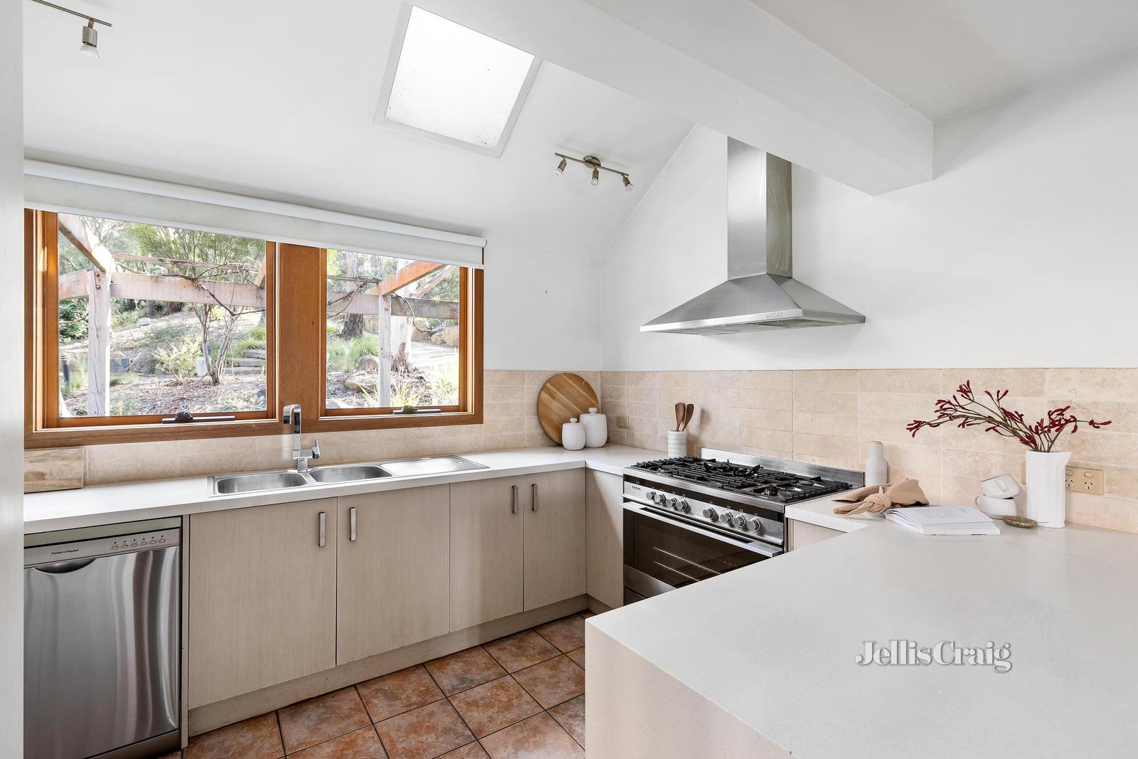 22 Kerrie Crescent, Eltham image 3