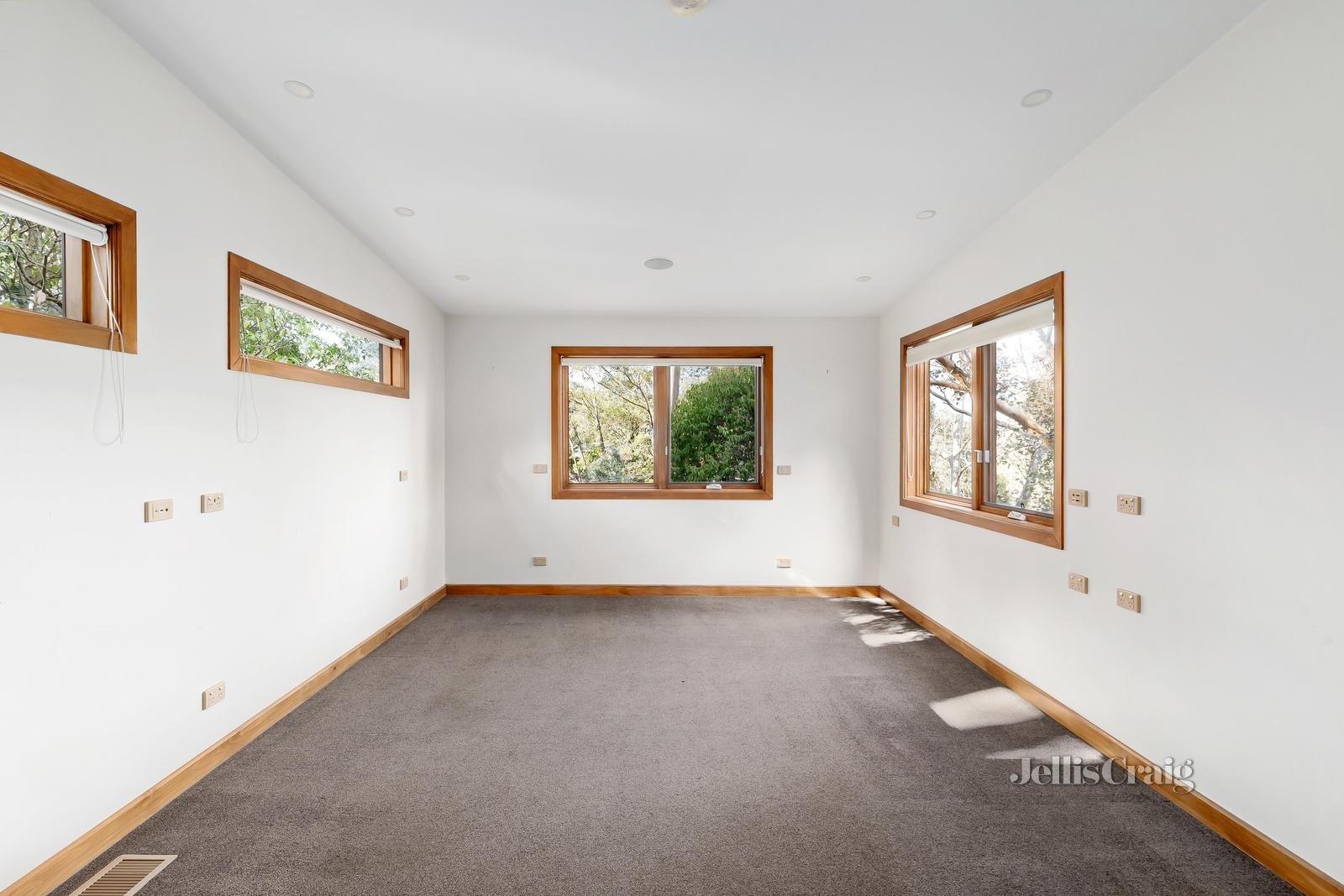 22 Kerrie Crescent, Eltham image 9