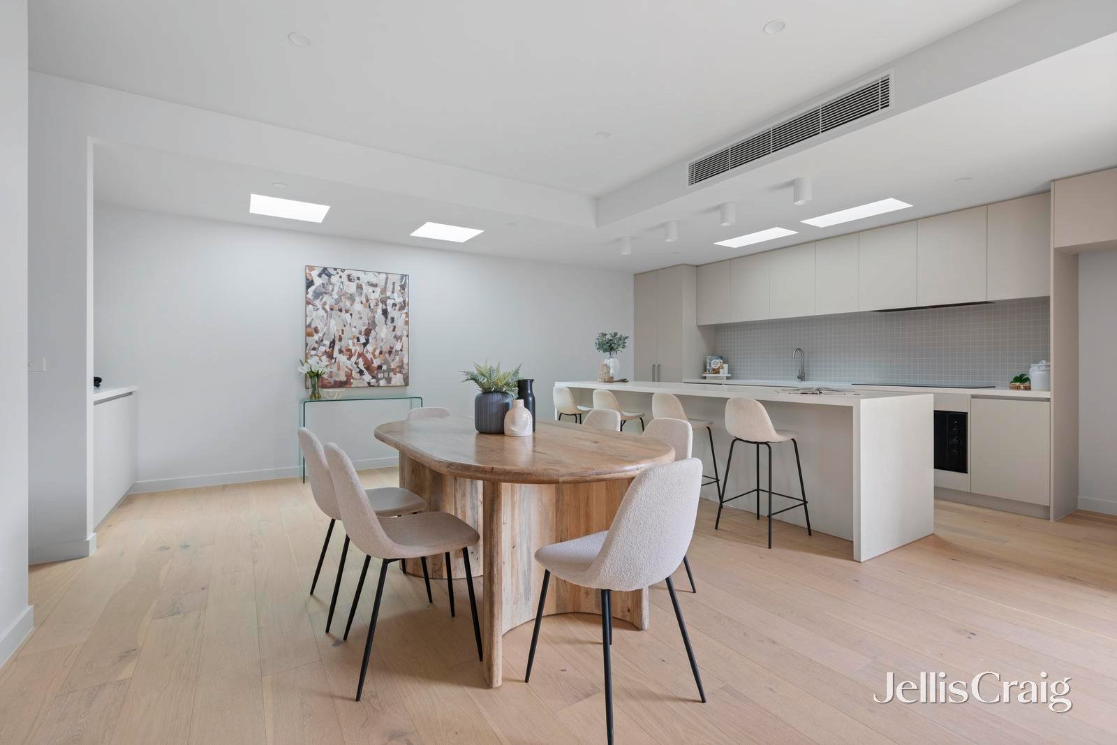 2/2 Kershaw Street, Bentleigh East image 6