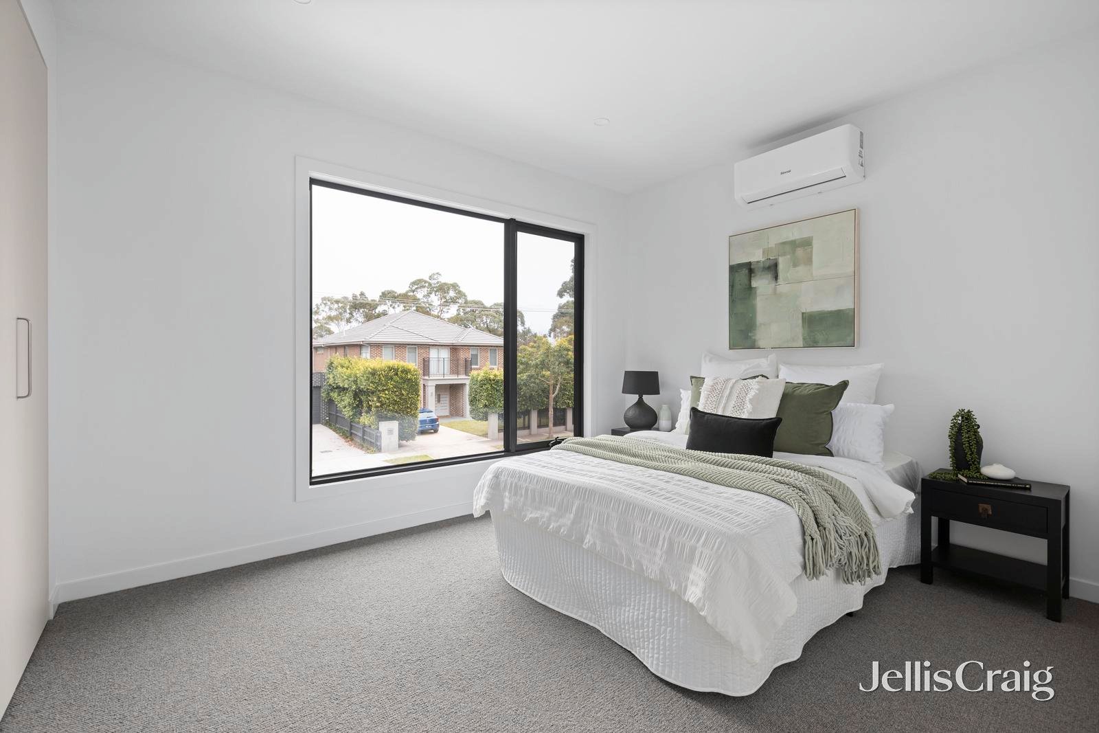 2/2 Kershaw Street, Bentleigh East image 11