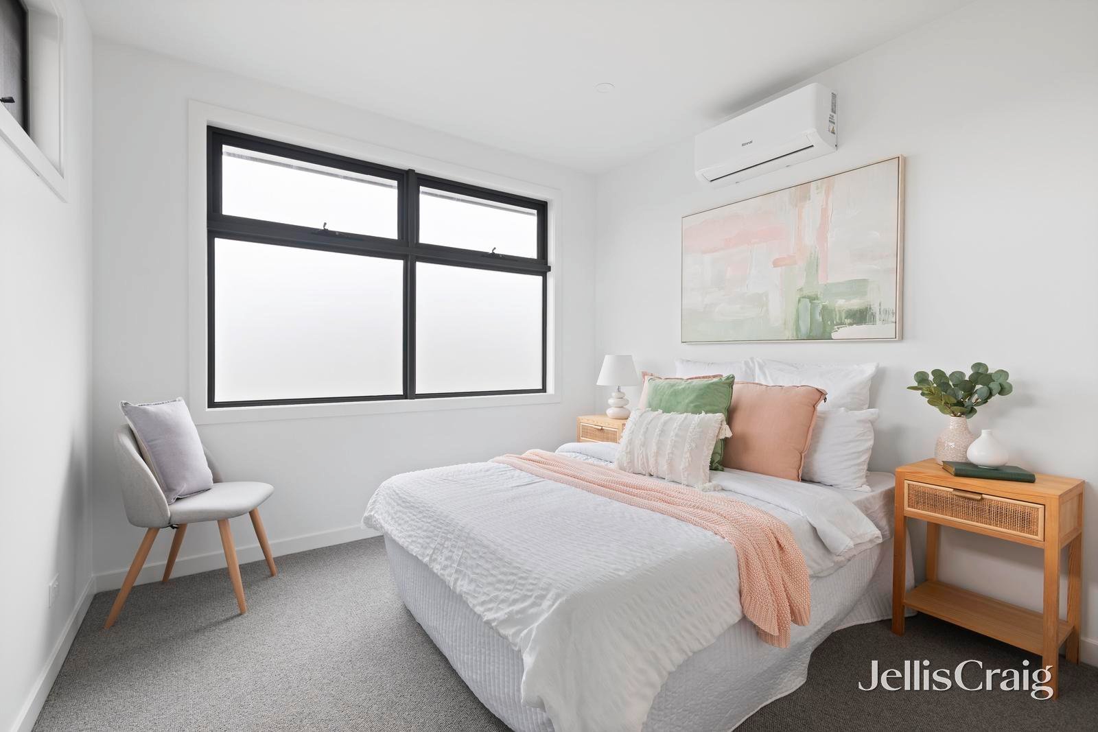 2/2 Kershaw Street, Bentleigh East image 13
