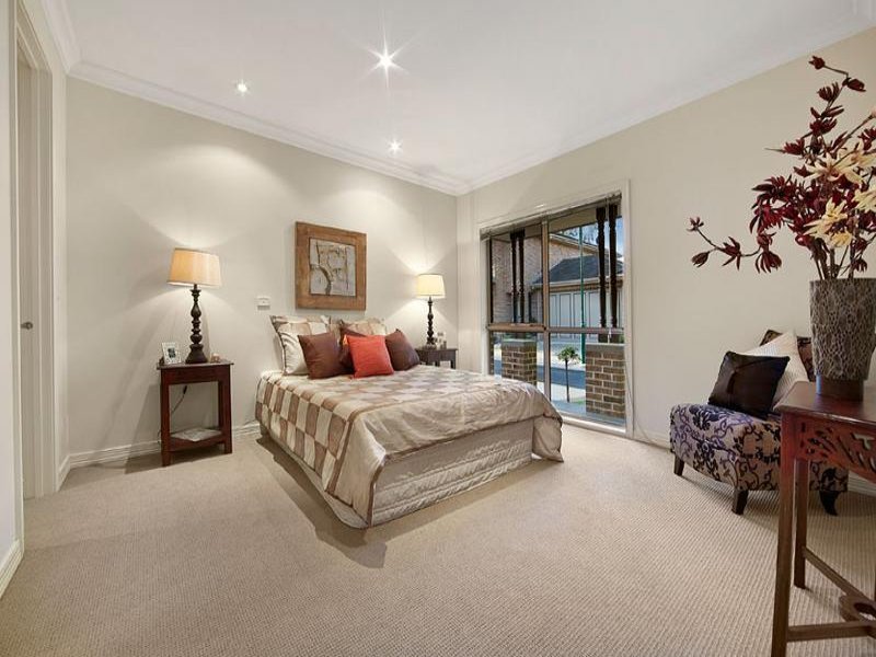 22 Kingswood Rise, Box Hill South image 7