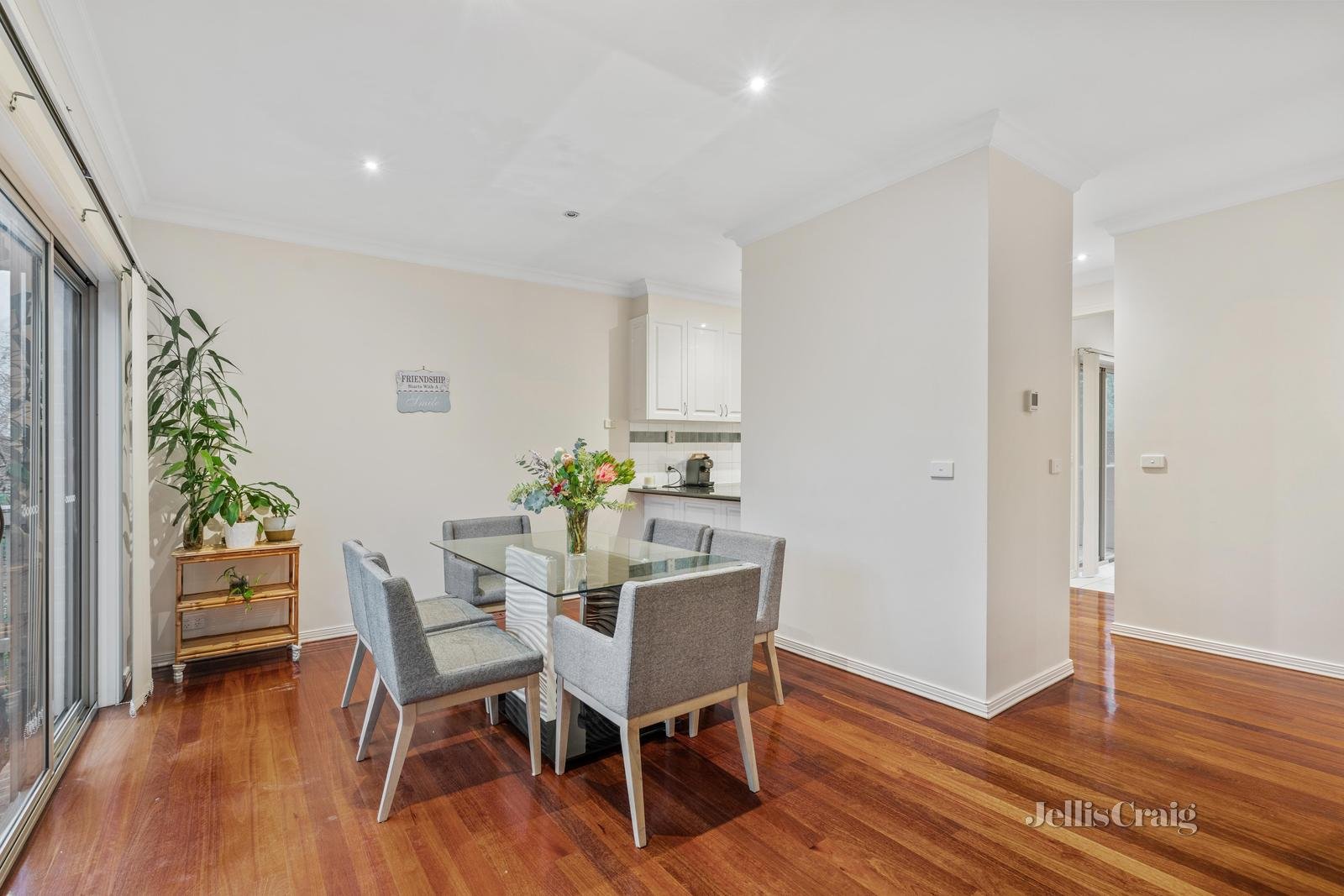 22 Kingswood Rise, Box Hill South image 6