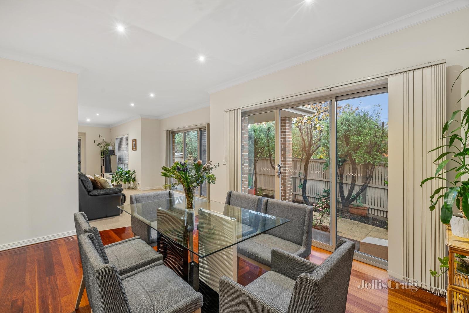 22 Kingswood Rise, Box Hill South image 7
