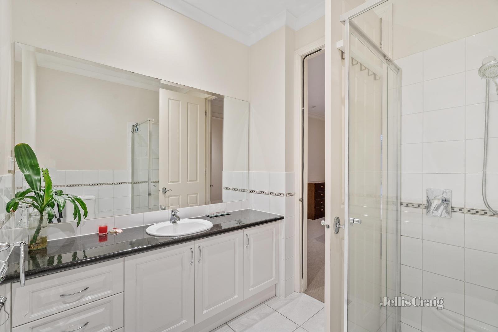 22 Kingswood Rise, Box Hill South image 10