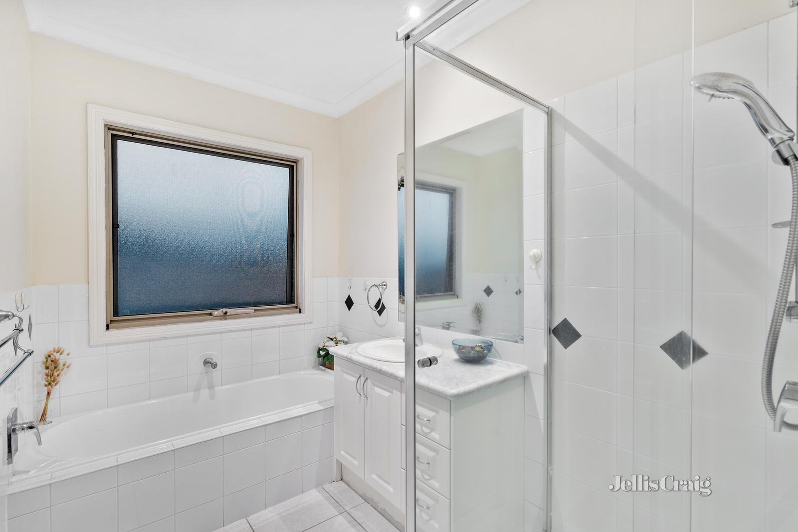 22 Kingswood Rise, Box Hill South image 12