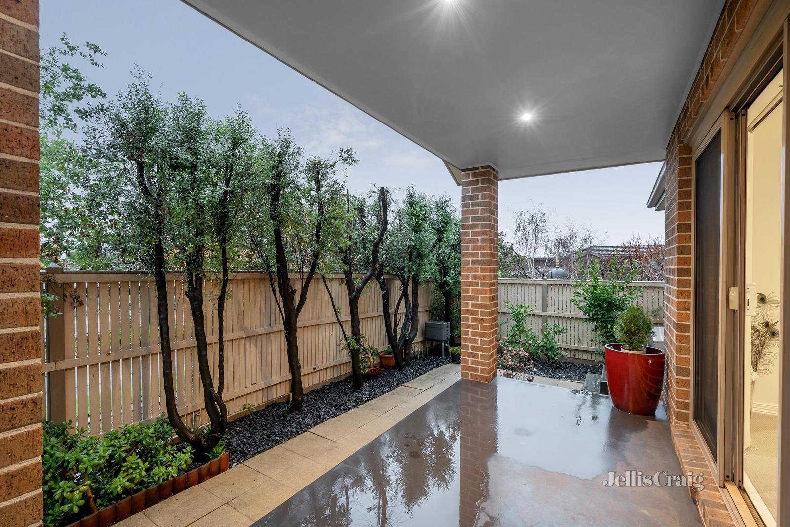 22 Kingswood Rise, Box Hill South image 16
