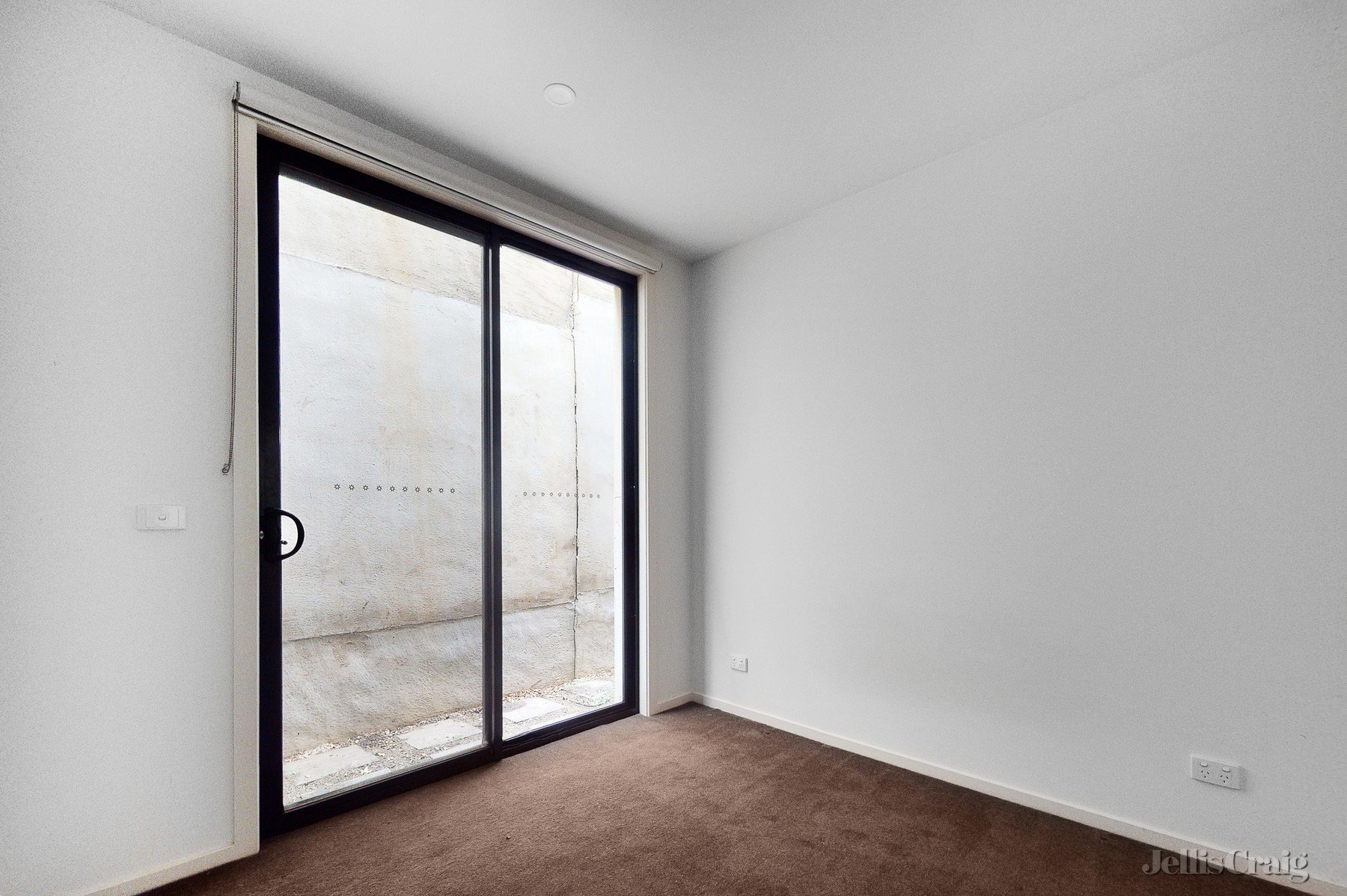 22 Lakeside Crescent, Keilor East image 8