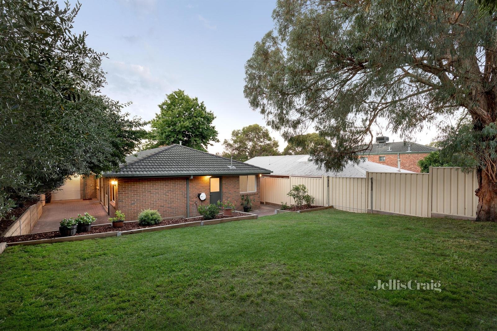 22 Lapstone Crescent, Yallambie image 15