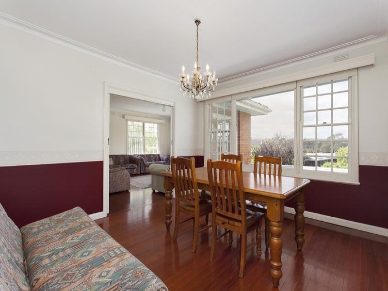 22 Larbert Avenue, Balwyn North image 3
