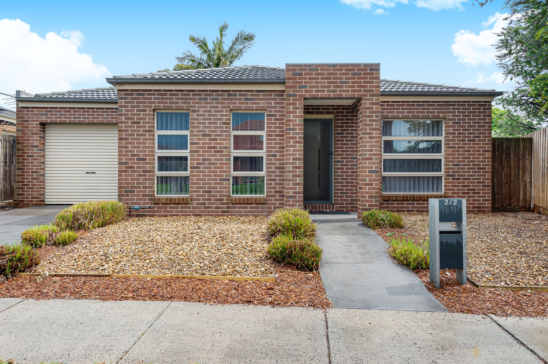 2 / 2 Lauraville Avenue Werribee