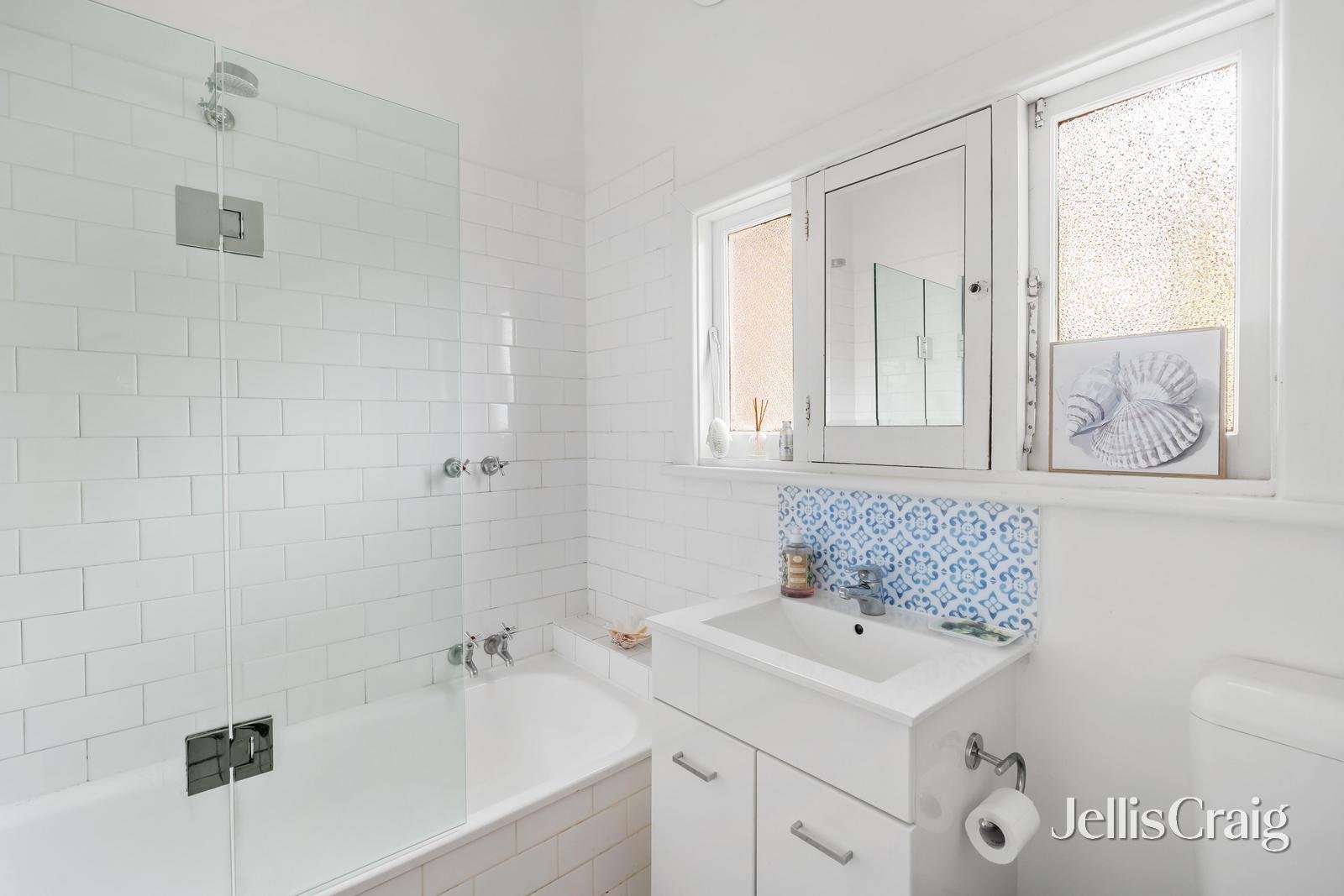 2/2 Linton Court, Hawthorn East image 6
