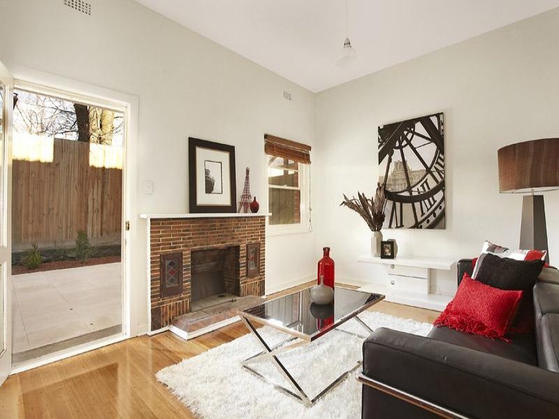 2/2 Linton Court, Hawthorn East image 2