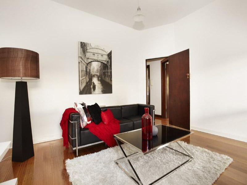 2/2 Linton Court, Hawthorn East image 3
