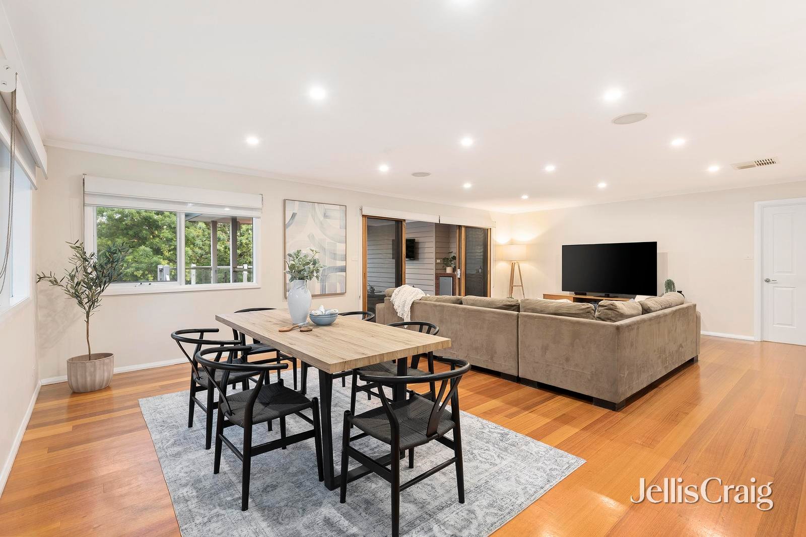 22 Long View Road, Croydon South image 4
