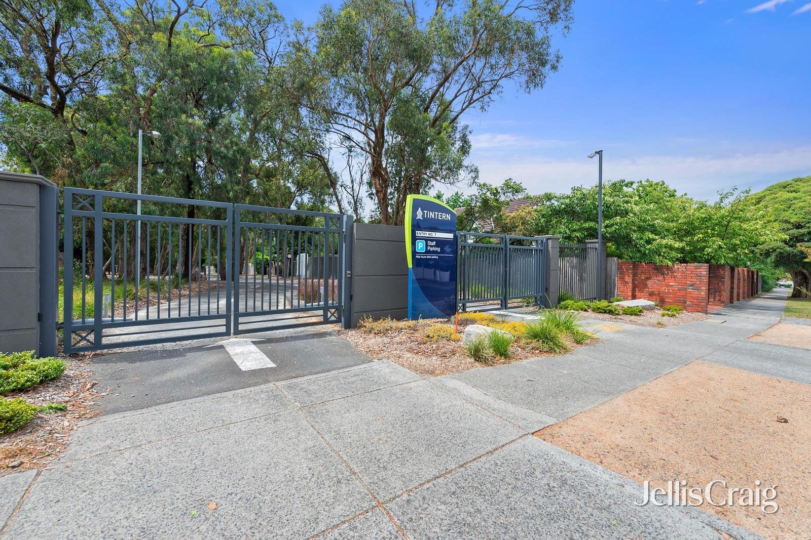 22 Long View Road, Croydon South image 18
