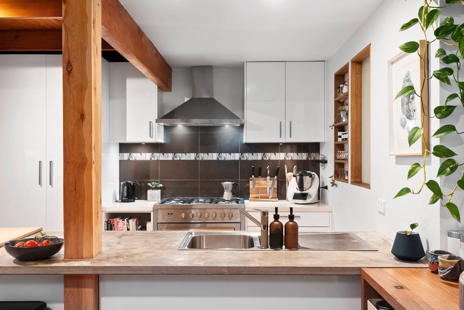 Property Gallery Thumbnail 8