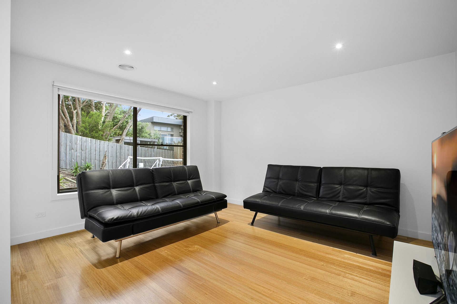 Property Gallery Thumbnail 17
