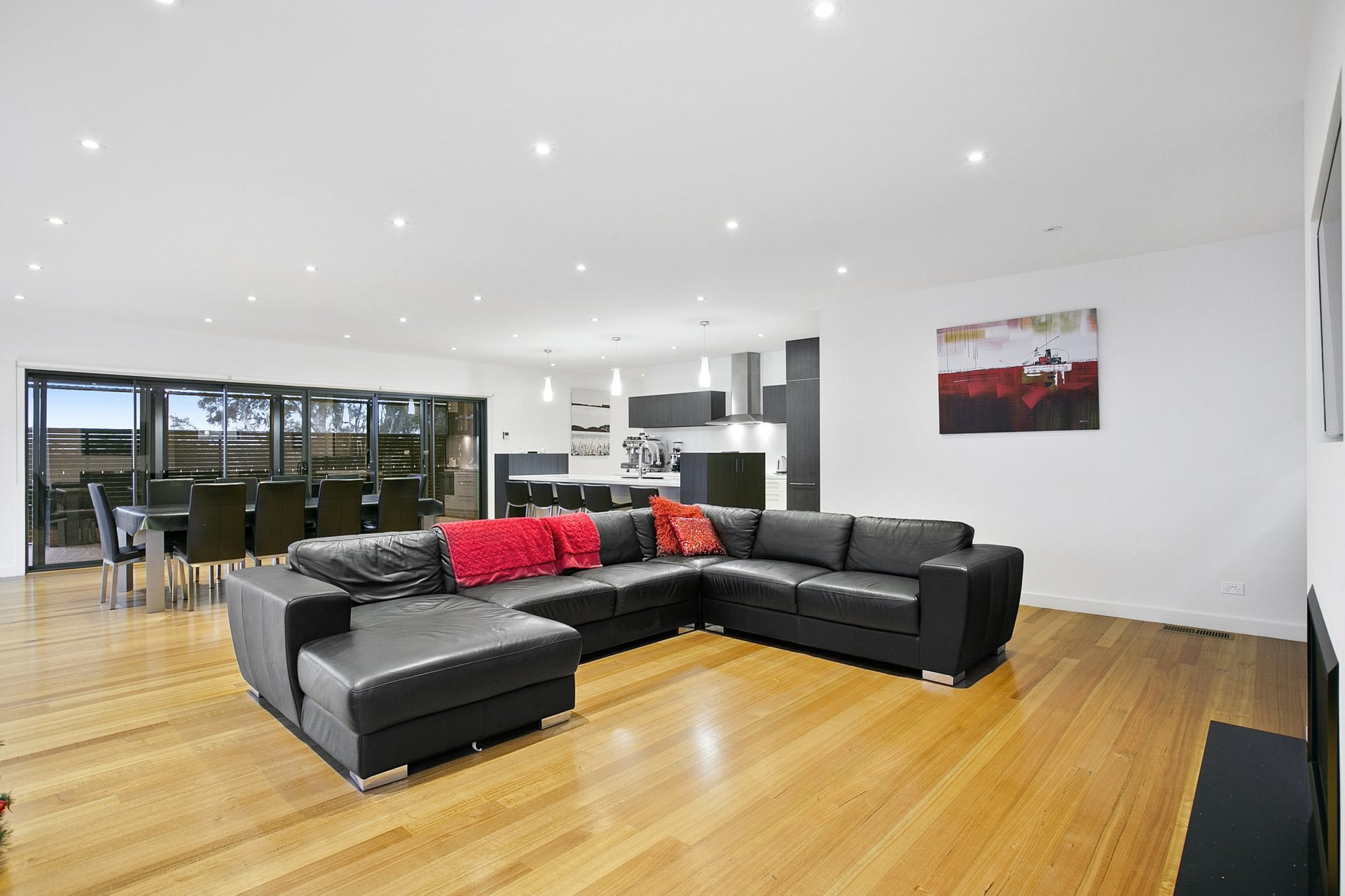 Property Gallery Thumbnail 7