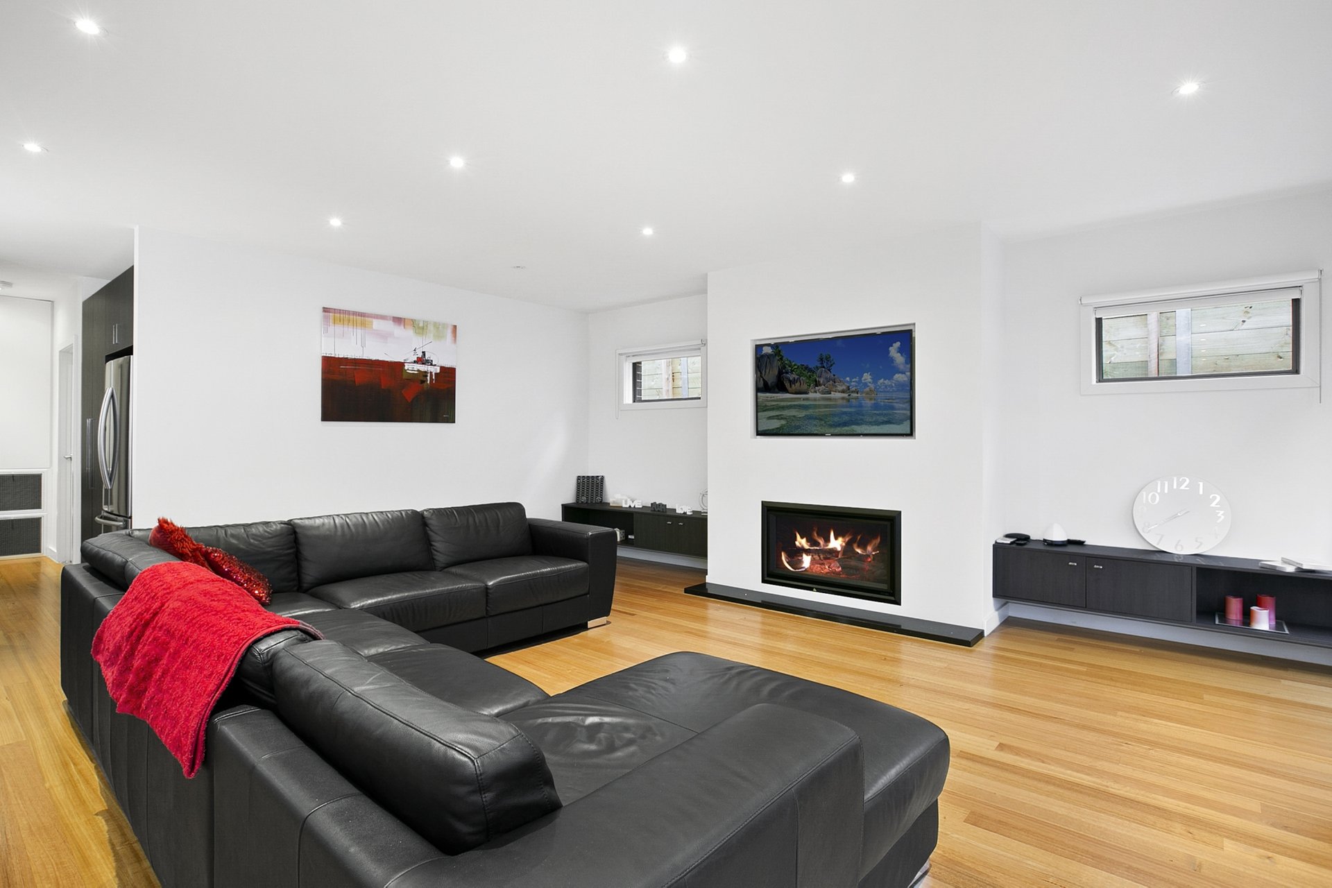 Property Gallery Thumbnail 8