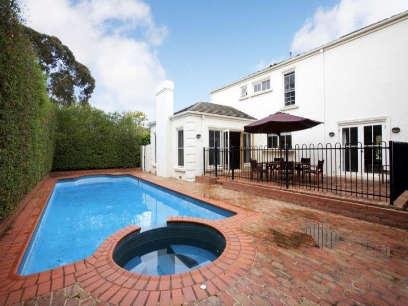 22 Mangarra Road, Canterbury image 8