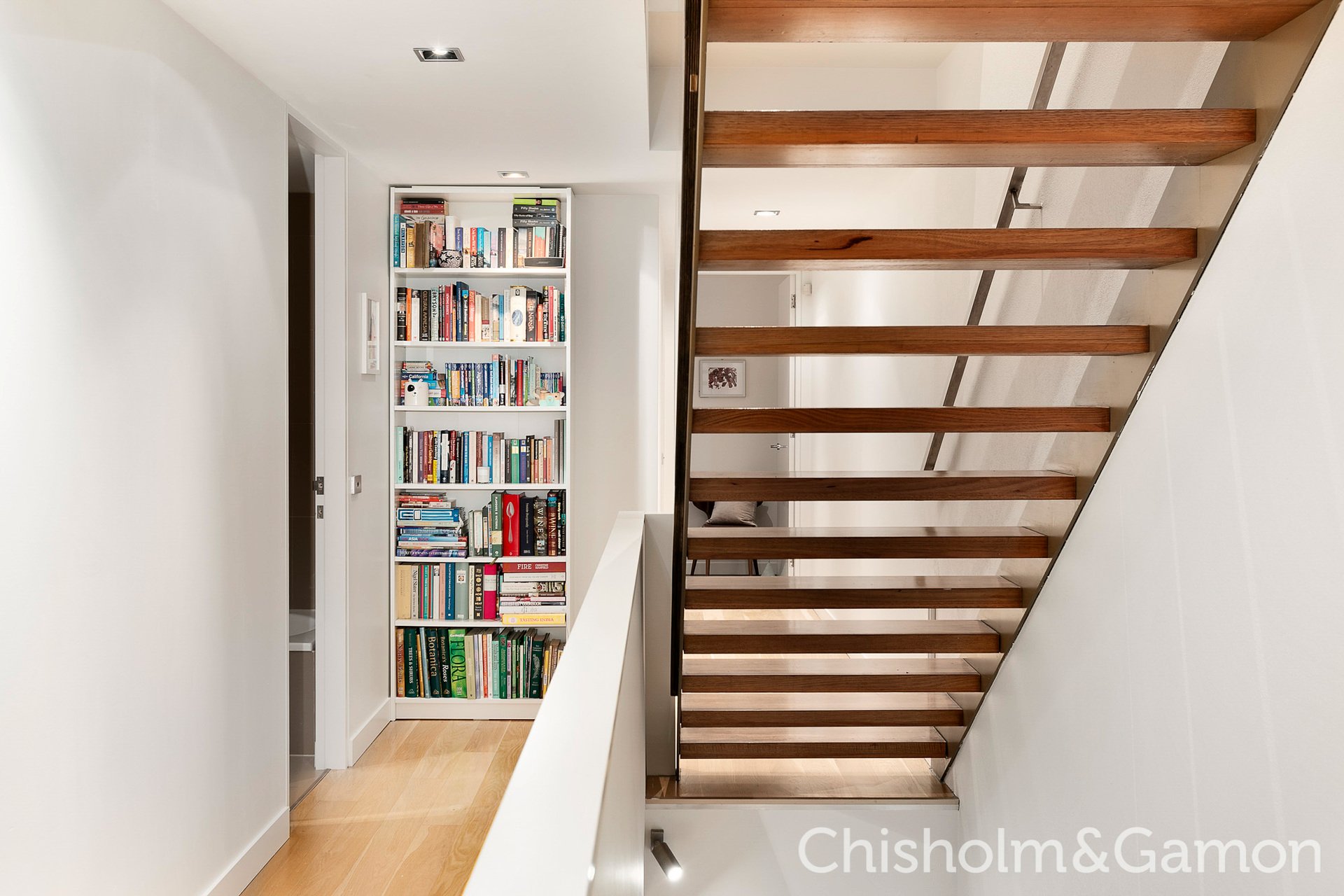 2/2 Marine Avenue, St Kilda image 12