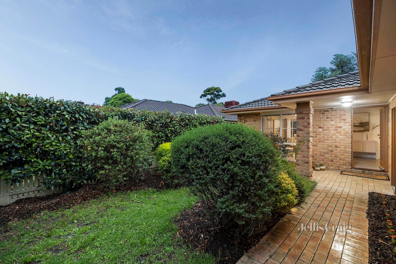 22 Maroondah Highway, Croydon image 14