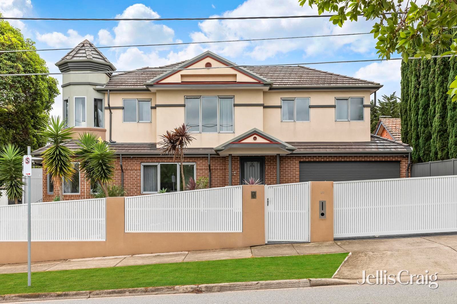 22 Mary Street, Essendon image 1