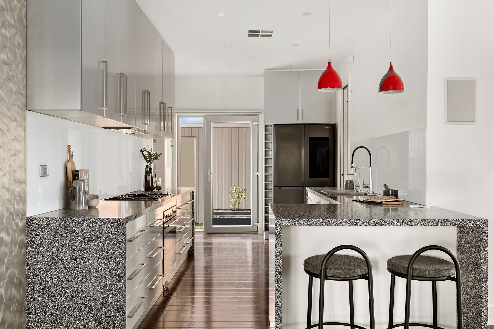 22 Mary Street, Essendon image 2