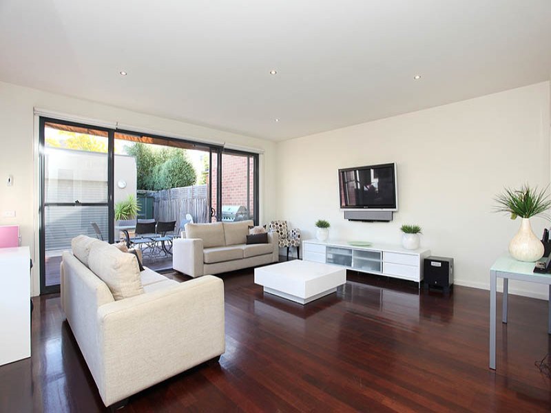 22 Mill Avenue, Yarraville image 4