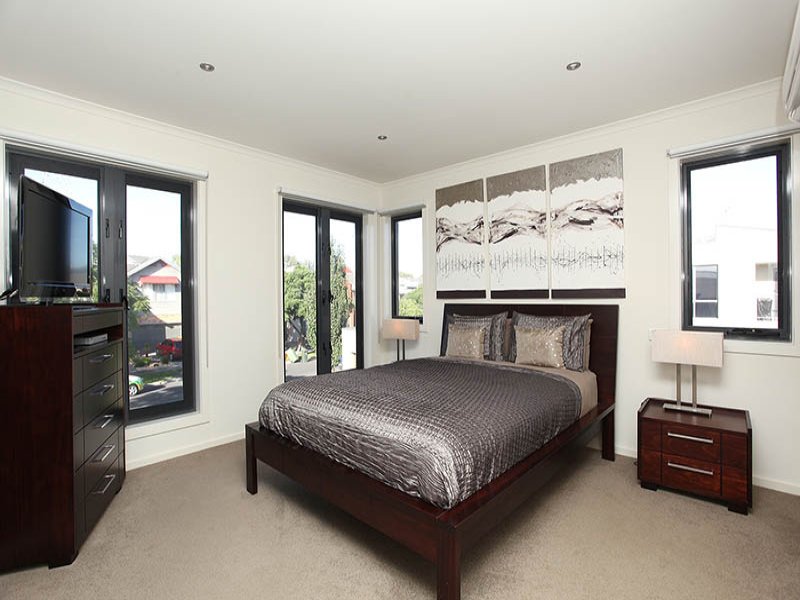 22 Mill Avenue, Yarraville image 5