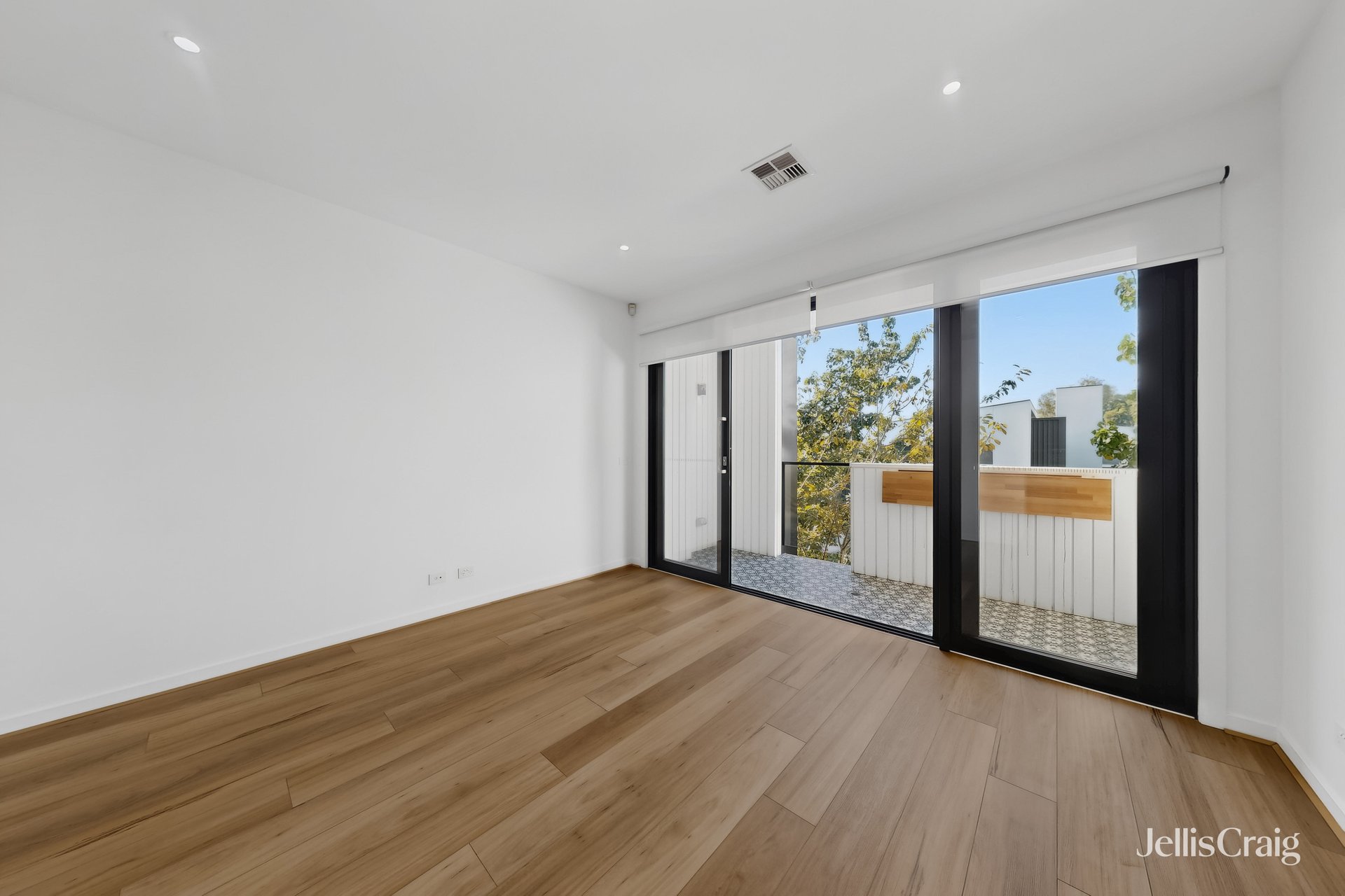 22 Monde Street, Camberwell image 5