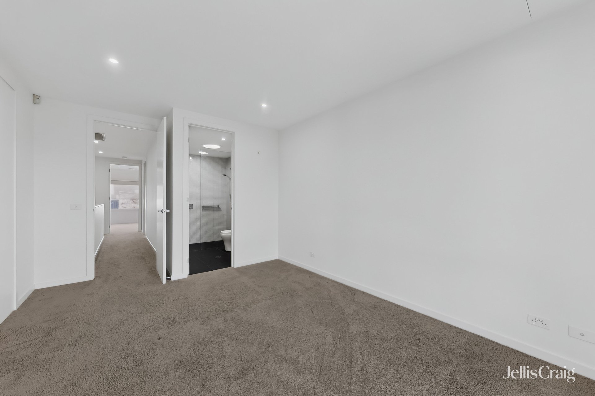 22 Monde Street, Camberwell image 11