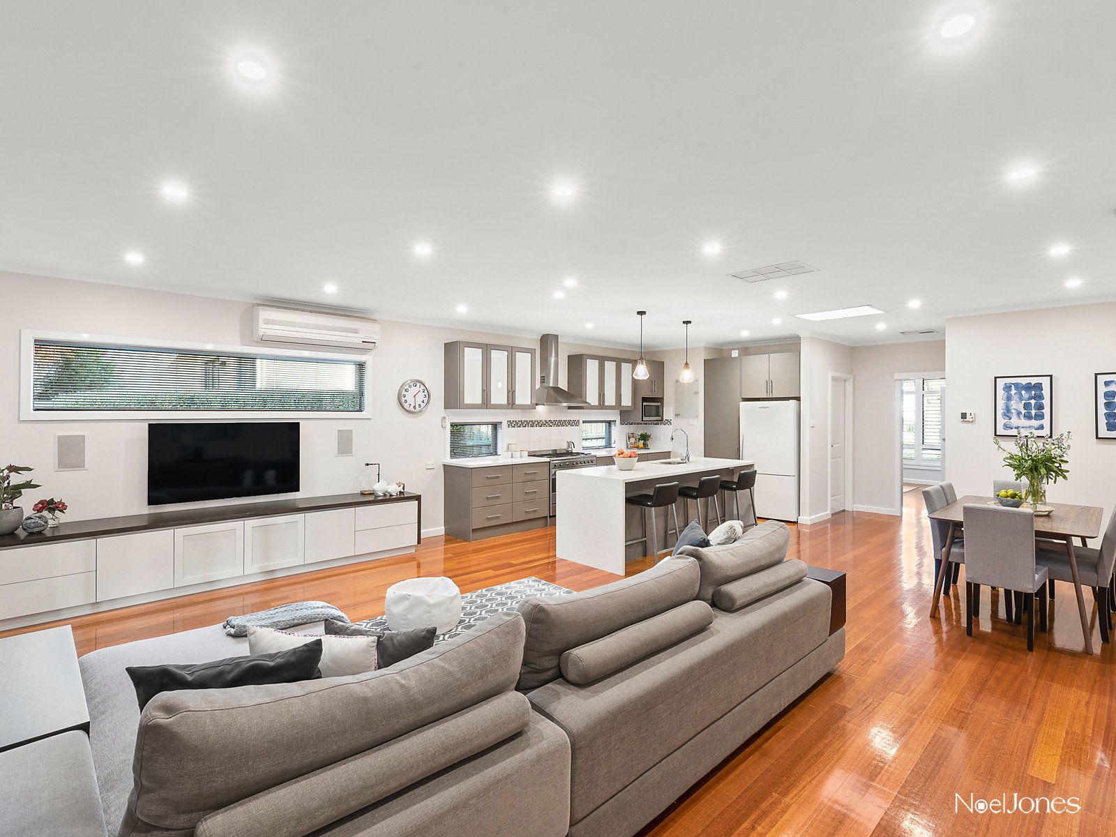 22 Morrie Crescent, Blackburn North image 4