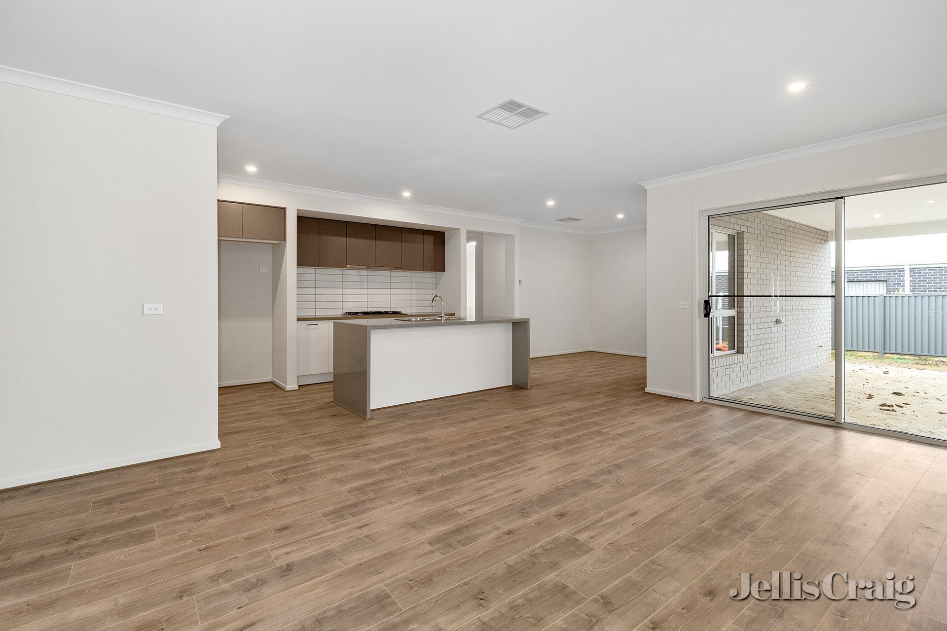 22 Mountain Ash Circuit, Winter&nbsp;Valley image 5