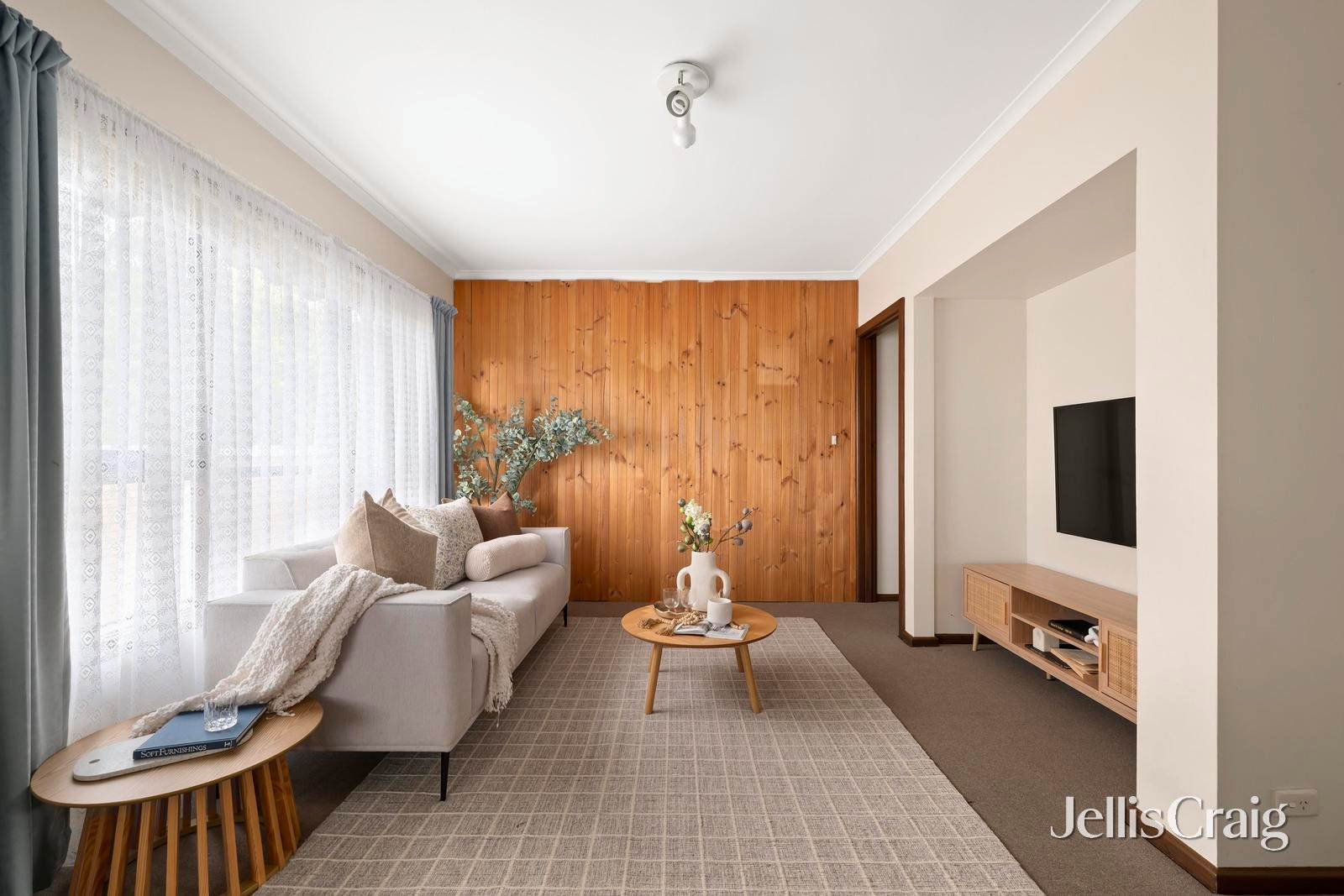 2/2 Munro Street, Ringwood image 2