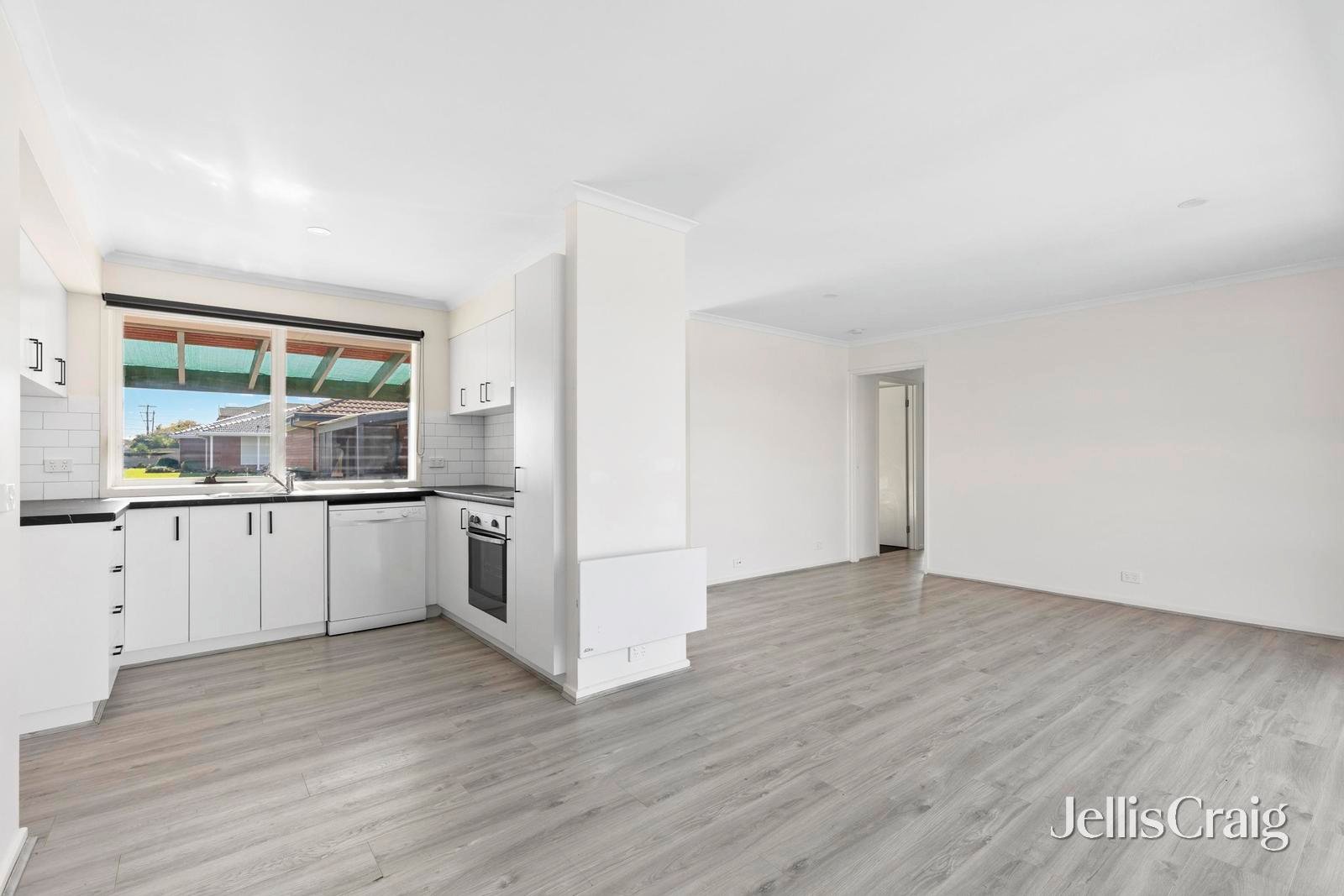 2/2 Nanworen Crescent, Bell&nbsp;Park image 3