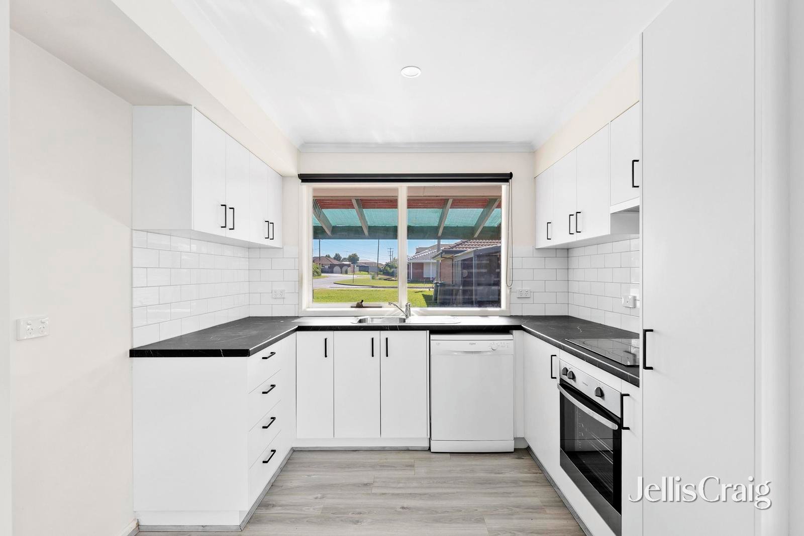 2/2 Nanworen Crescent, Bell&nbsp;Park image 6